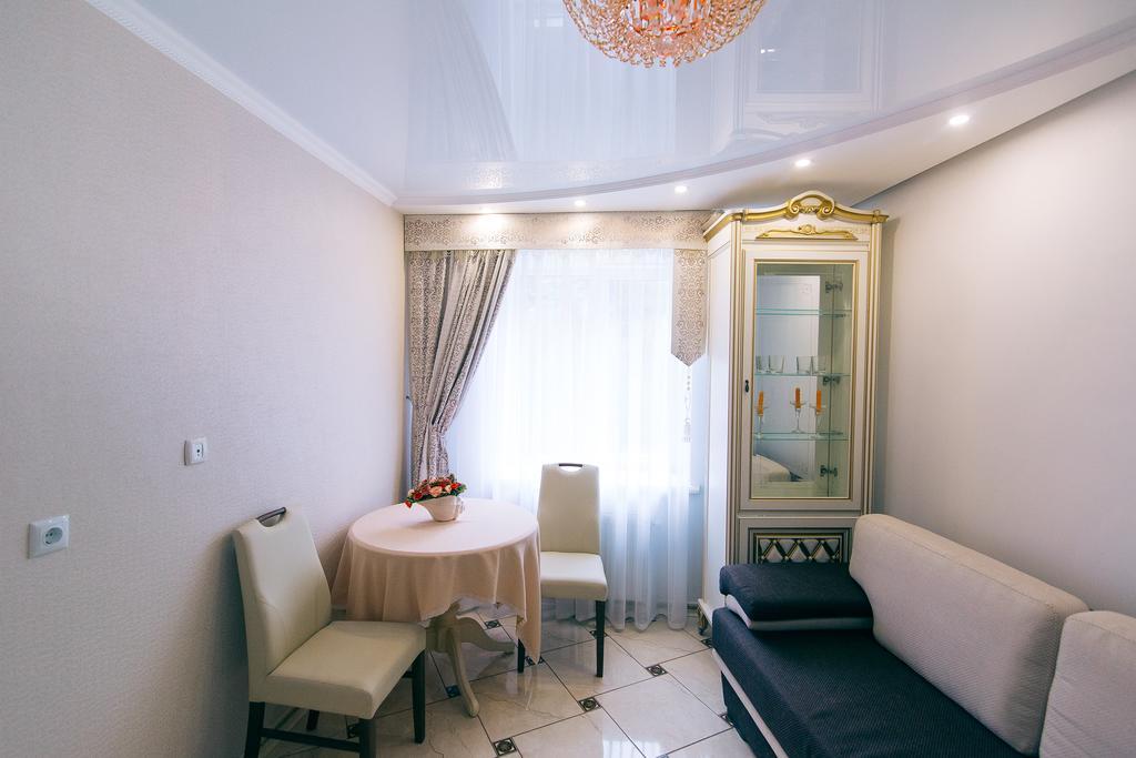 Vip Apartmen Суми Екстериор снимка