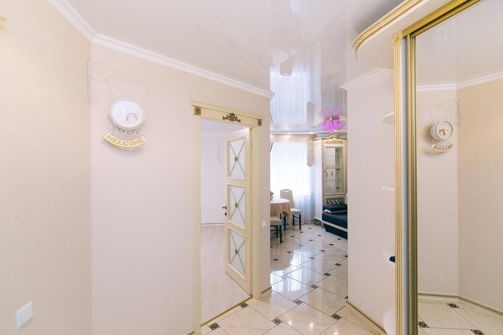 Vip Apartmen Суми Екстериор снимка